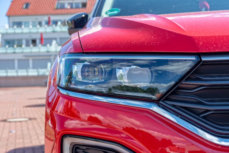 SUV Volkswagen de face